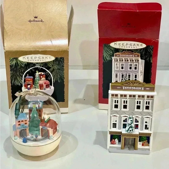 Hallmark vintage KEEPSAKE set of two Christmas ornaments in new like condition - Picture 2 of 5